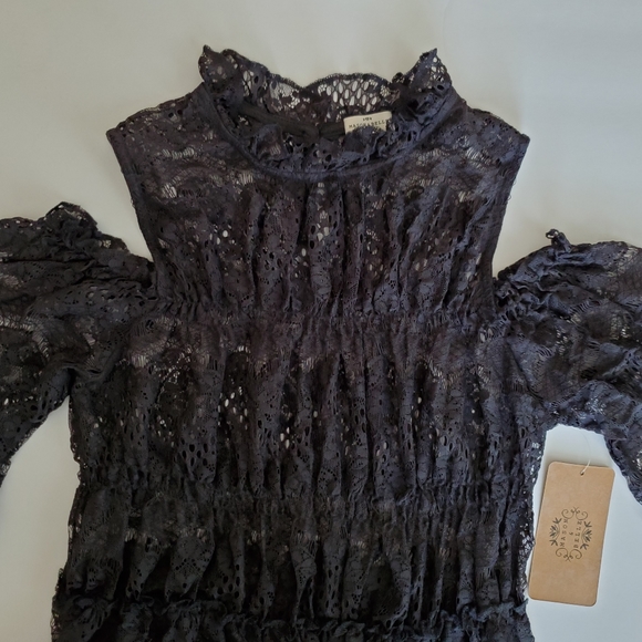 Cold Shoulder Lace Top - Picture 5 of 7